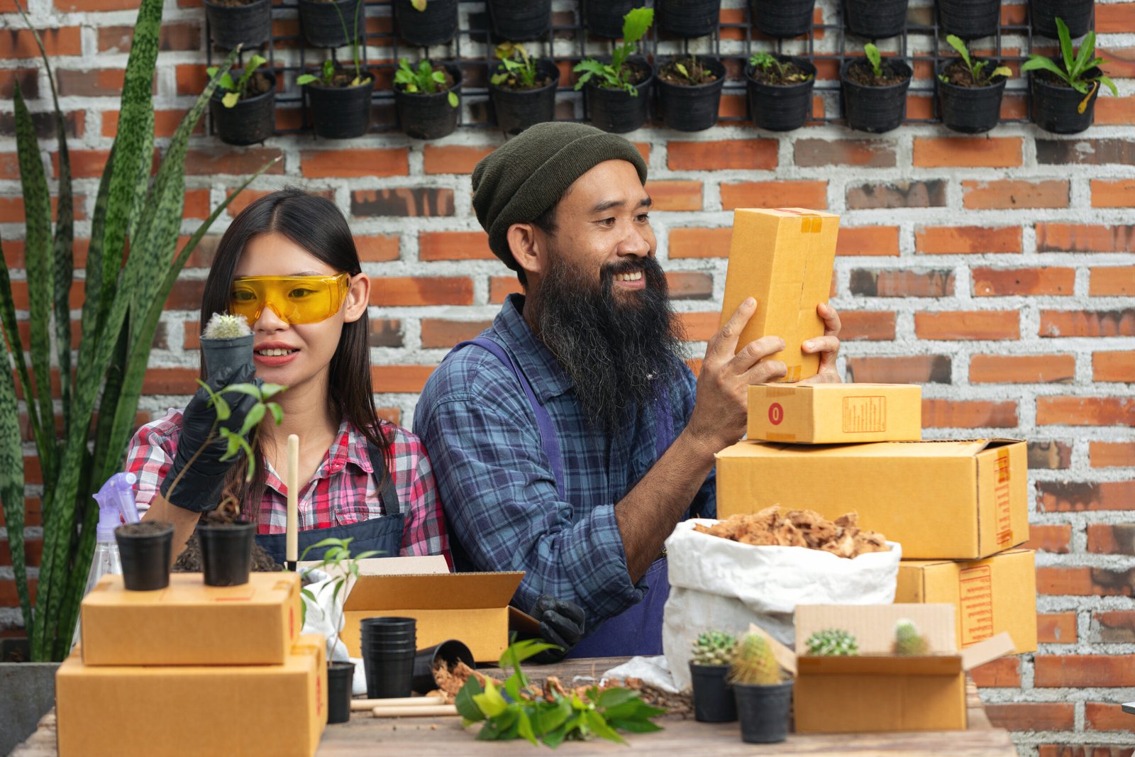 Centrum reseller in Pakistan